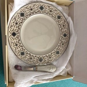 Lenox plate and cheese knife